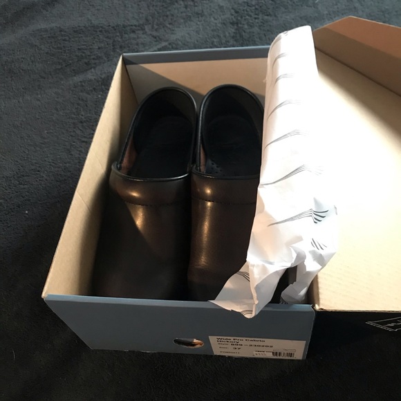 Dansko Wide Pro Cabrio Clogs Hickory 37 - Picture 3 of 7